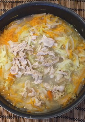 〆は卵スープ♫ 野菜たっぷり豚しゃぶ鍋-レシピのメイン写真