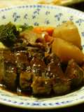 牛ほほ肉の赤ワイン煮込み