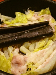 白菜と豚肉の熱々おつまみ鍋!しめは雑煮-レシピのメイン写真