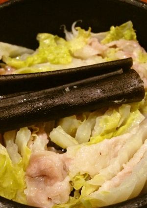白菜と豚肉の熱々おつまみ鍋！しめは雑煮-レシピのメイン写真