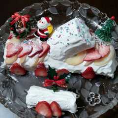 รูปของ 食パンのケーキ（ブッシュドノエル）