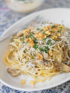 鶏ごぼうと舞茸、パルミジャーノのパスタ-レシピのメイン写真