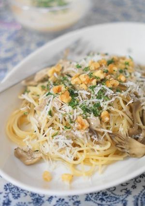 鶏ごぼうと舞茸、パルミジャーノのパスタ-レシピのメイン写真