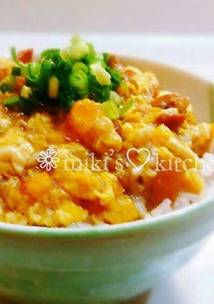 材料２つ ✼ 焼き鳥缶ｄｅおいしい親子丼-レシピのメイン写真