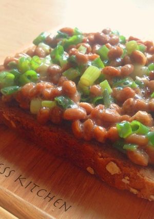 素朴に絶品ネギ納豆トースト-レシピのメイン写真