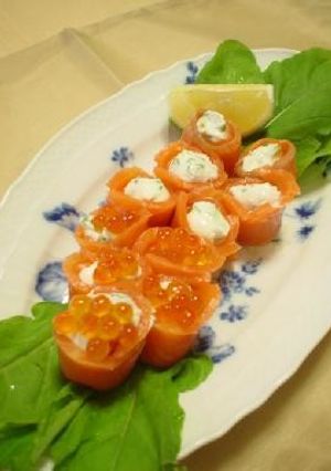 簡単♪サーモンとクリームチーズのバラ風-レシピのメイン写真