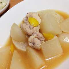 A picture of とりとかぶの柚味噌煮♡.