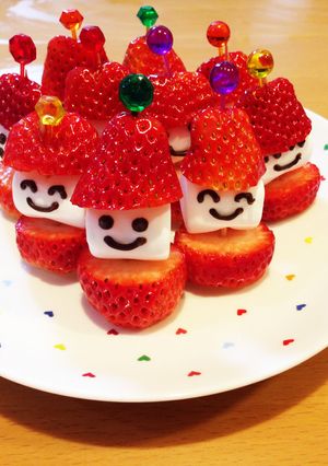 クリスマスに♡苺マシュマロサンタ-レシピのメイン写真