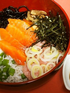 サーモンねぎとろ丼-レシピのメイン写真