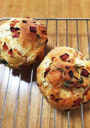 カリカリベーコンと、チーズのパン-レシピのメイン写真