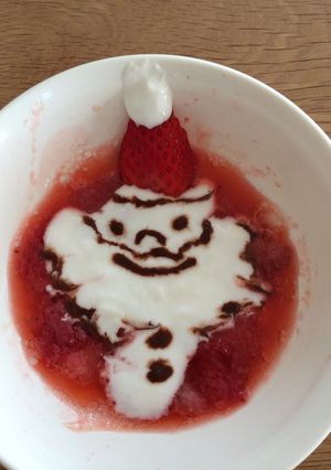 レンチンいちごでサンタヨーグルト-レシピのメイン写真
