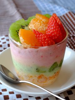 ヨーグルトアート♪3色ヨーグルトパフェ-レシピのメイン写真