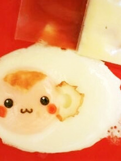 材料最小限目玉焼きでサル♪簡単干支おかず-レシピのメイン写真