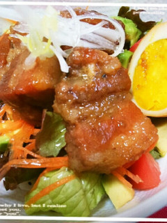 豚三枚肉の角煮十穀米添えカフェ風どんぶり-レシピのメイン写真