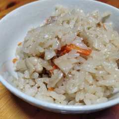 รูปของ ブナハリタケの炊き込みご飯