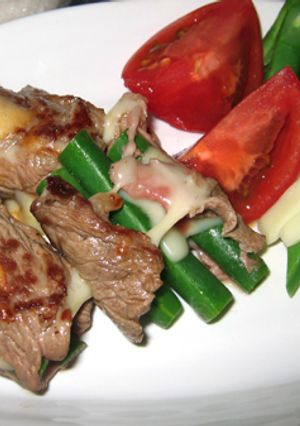 牛肉 in チーズいんげん豆ロール-レシピのメイン写真
