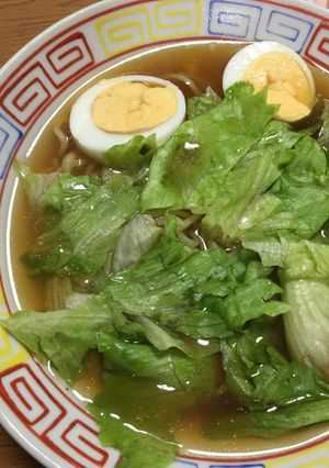 レタスをぽいっ！と入れた醤油ラーメン-レシピのメイン写真