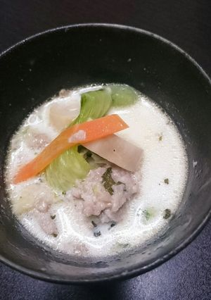残った餃子のタネで。青菜のミルクスープ-レシピのメイン写真
