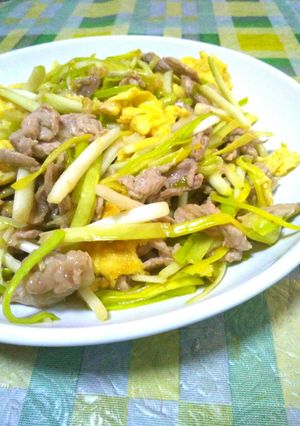 黄ニラの卵入り肉炒め-レシピのメイン写真