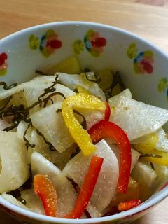 大根とパプリカのゴマ塩昆布あえ-レシピのメイン写真