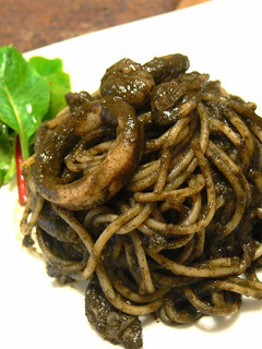 黒ゴマがコク♪トマトソースパスタ-レシピのメイン写真