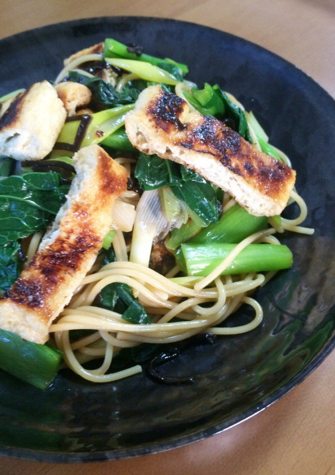 お箸で食べる♬小松菜と油揚げの和風パスタ-レシピのメイン写真