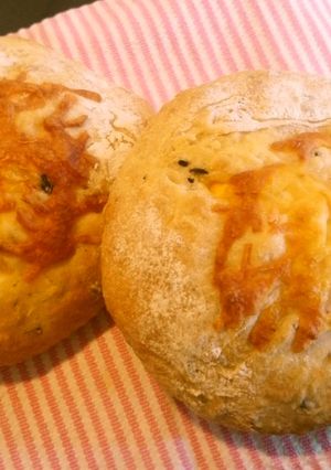 オリーブとトマトのチーズパン♪-レシピのメイン写真