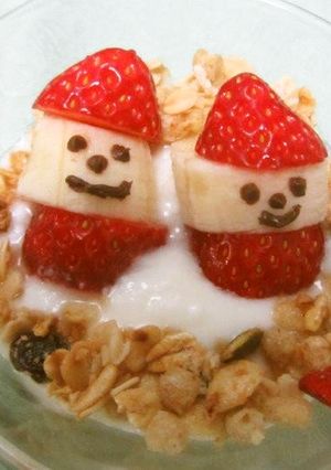 ヨーグルトアート・苺の妖精舞い降りる-レシピのメイン写真