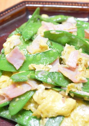 きぬさやとベーコンの卵とじバター風味-レシピのメイン写真