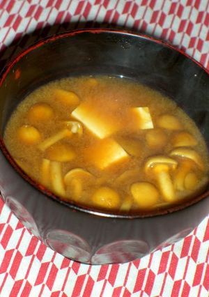 豆腐&なめこの味噌汁(赤だし)-レシピのメイン写真