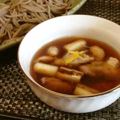 รูปของ フライパンで温か♡焼き鳥ネギ汁のざるそば
