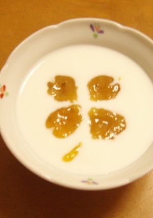 ヨーグルトアート　よつ葉のクローバー-レシピのメイン写真