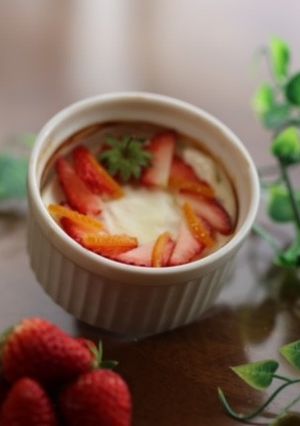 水切りヨーグルトアート　いちごリース-レシピのメイン写真