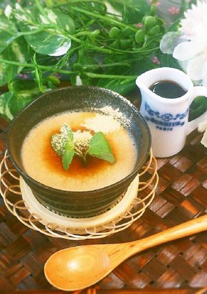 材料4つお鍋で簡単♡蒸しきな粉プリン-レシピのメイン写真