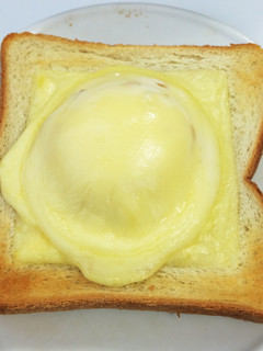 A picture of 雪見だいふくトースト!チーズの塩味が最高.