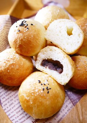 2つの味を丸く作って簡単！ミニ☆塩パン-レシピのメイン写真