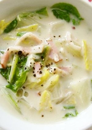 白菜とベーコンのごま豆乳スープ-レシピのメイン写真