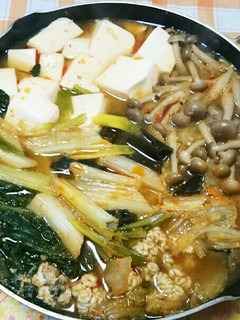 簡単!ピリ辛みそ味鍋スープ♪-レシピのメイン写真