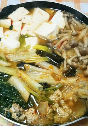 簡単!ピリ辛みそ味鍋スープ♪-レシピのメイン写真