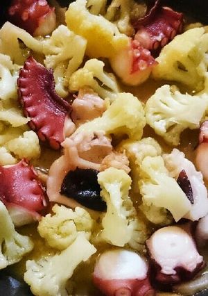 カリフラワーとタコのアヒージョ-レシピのメイン写真