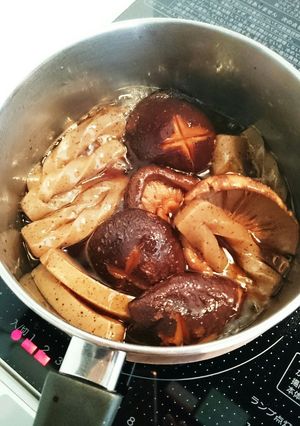 (お正月料理)こんにゃくと椎茸の煮物-レシピのメイン写真