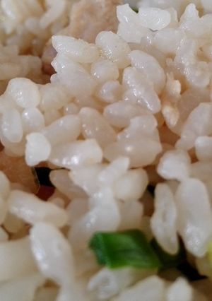 やさしい味☆炒飯風鶏ガラ炊き込みご飯-レシピのメイン写真