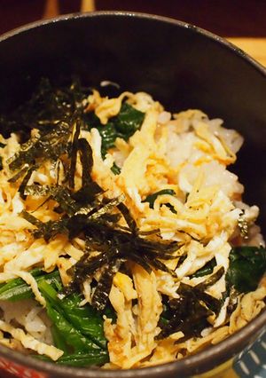おせちの飾り切り半端を使って！混ぜごはん-レシピのメイン写真