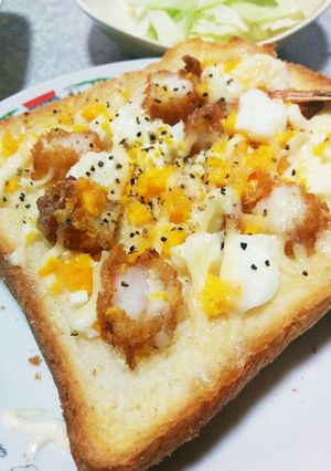朝食に☆エビフライとゆで卵のマヨトースト-レシピのメイン写真
