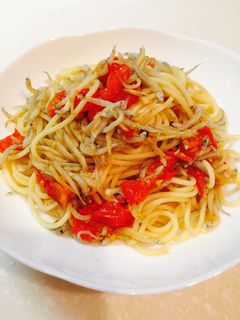 トマトとしらすのペペロンチーノパスタ-レシピのメイン写真