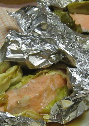 春ｷｬﾍﾞﾂで鮭のﾎｲﾙ焼き♪-レシピのメイン写真