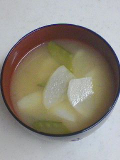 かぶと絹さやの味噌汁-レシピのメイン写真