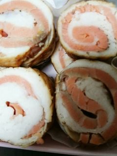 鶏ササミとスモークサーモンの紅白巻き-レシピのメイン写真