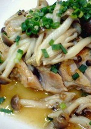 鶏もも肉としめじの梅煮-レシピのメイン写真