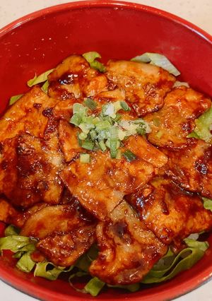 甜麺醤の甘辛味噌ダレの、豚バラ丼-レシピのメイン写真